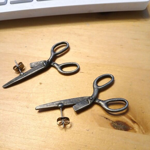 Scissors Earrings Hairdresser Halloween Sew Crafts Quilt - Picture 2 of 6